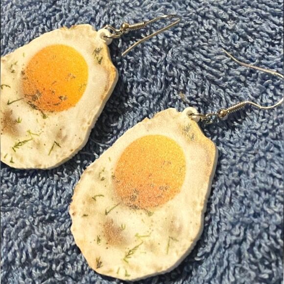 Realistic 5d fun dangle earrings - Picture 5 of 11